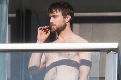 Top 60 Most Shocking Celebrity Smokers - Page 44 of 60 - Taddlr