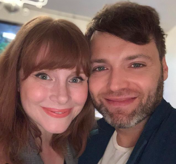 Seth Gabel with his wife Bryce Dallas Howard