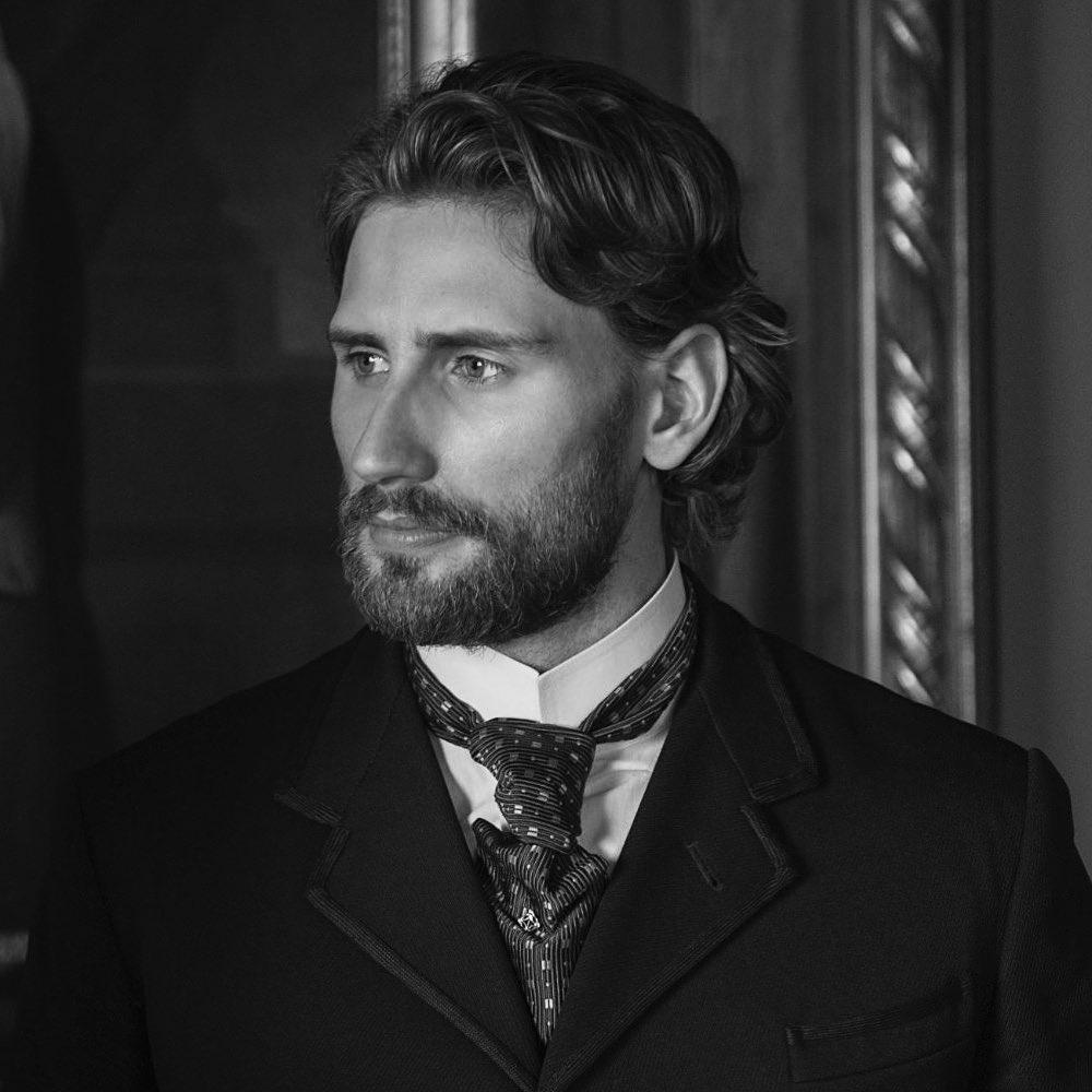 Edward Holcroft Is The Perfect Catch For Any Woman (Or Man?) - Taddlr